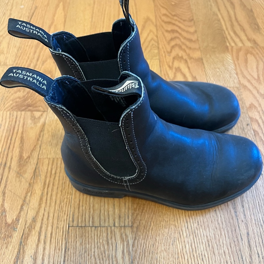 Blundstones Women’s boots 5 1/2 (8.5 US)